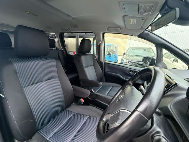 トヨタ ヴォクシー １．８ ハイブリッド ＺＳ 煌ＩＩ H28年 (近畿) 99