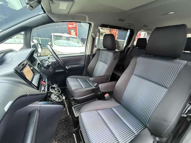 トヨタ ヴォクシー １．８ ハイブリッド ＺＳ 煌ＩＩ H28年 (近畿) 99