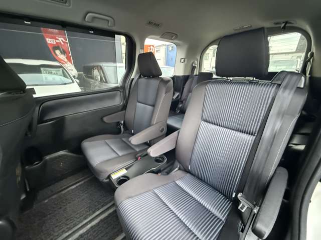 トヨタ ヴォクシー １．８ ハイブリッド ＺＳ 煌ＩＩ H28年 (近畿) 99