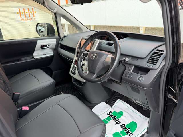 トヨタ ヴォクシー ２．０ ＺＳ 煌 H23年 (中国) 99