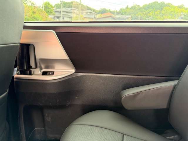 トヨタ ヴォクシー ２．０ ＺＳ 煌 H23年 (中国) 99