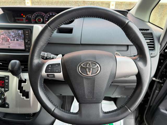 トヨタ ヴォクシー ２．０ ＺＳ 煌 H23年 (中国) 99