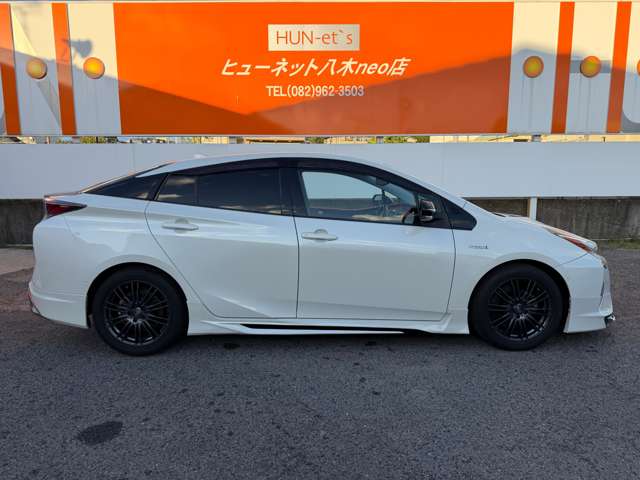 トヨタ プリウス １．８ Ａ H28年 (中国) 99