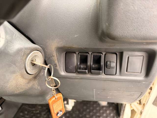 ダイハツ ハイゼットトラック ６６０ ハイルーフ ３方開 ４ＷＤ H23年 (中国) 99