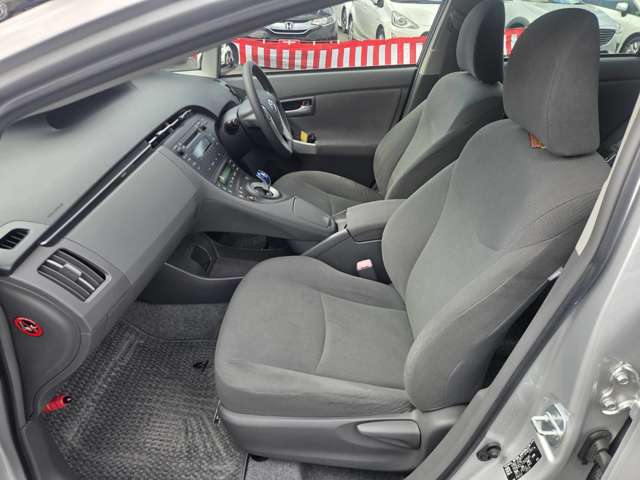 トヨタ プリウス １．８ Ｓ H23年 (中国) 99