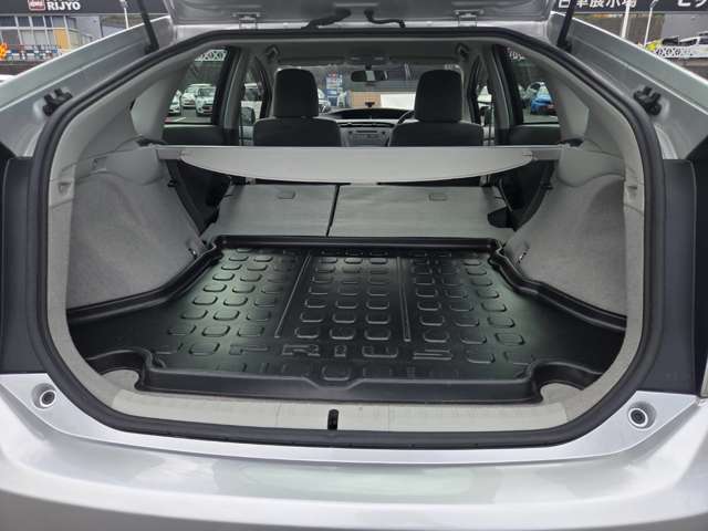 トヨタ プリウス １．８ Ｓ H23年 (中国) 99