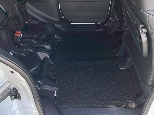 ホンダ Ｎ　ＢＯＸ カスタム ６６０ コーディネートスタイル ２トーン R7年 (近畿) 99