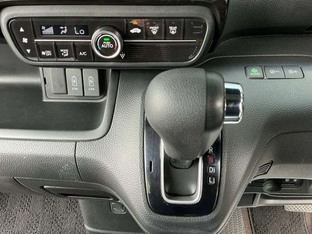 ホンダ Ｎ　ＢＯＸ カスタム ６６０ Ｇ Ｌ ホンダセンシング R1年 (近畿) 99
