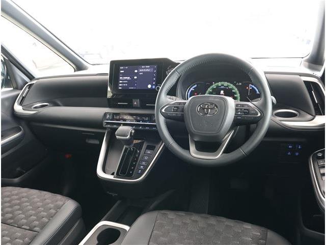 トヨタ ヴォクシー １．８ ハイブリッド Ｓ－Ｚ R7年 () 99
