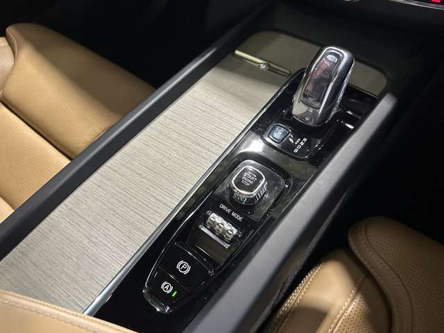ボルボ ＸＣ６０ Ｔ８ ツインエンジン ＡＷＤ インスクリプション ４ＷＤ H30年 (関東) 99