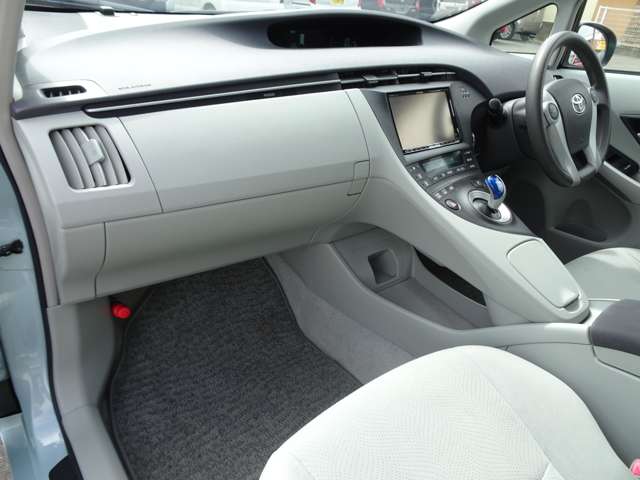 トヨタ プリウス １．８ Ｓ H21年 () 99
