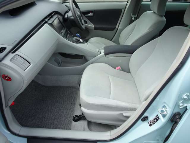 トヨタ プリウス １．８ Ｓ H21年 () 99