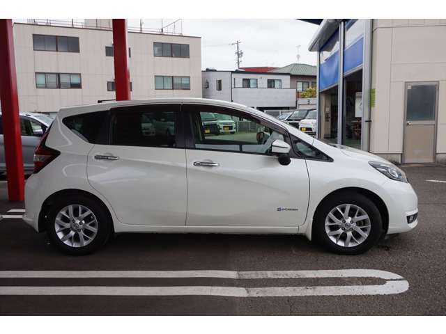 日産 ノート １．２ Ｅ－ＰＯＷＥＲ メダリスト H28年 (東海) 99