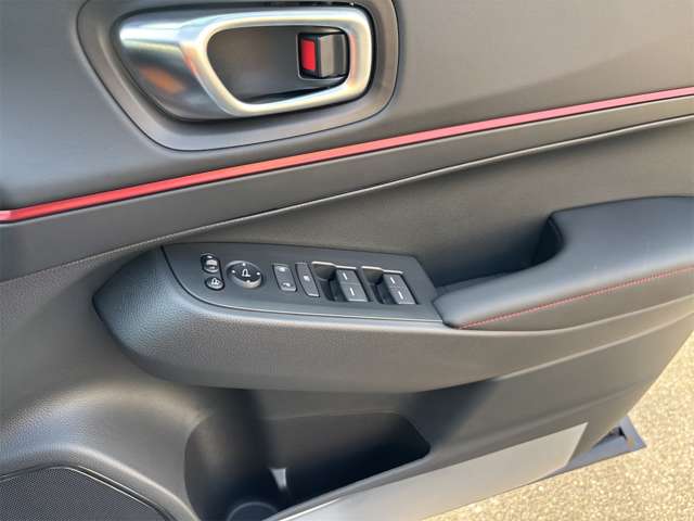 ホンダ ヴェゼル １．５ Ｅ：ＨＥＶ ＲＳ R7年 (近畿) 99