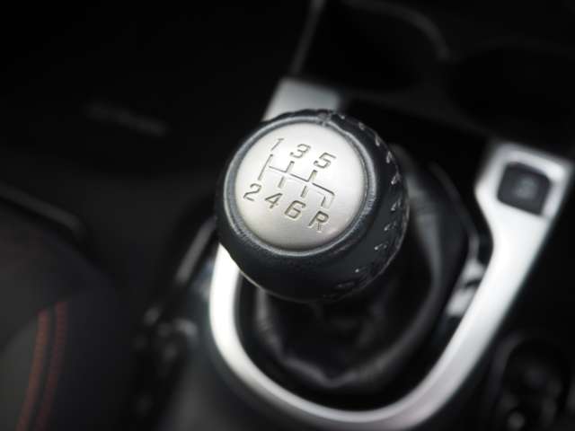 ホンダ フィット １．５ ＲＳ H27年 () 99