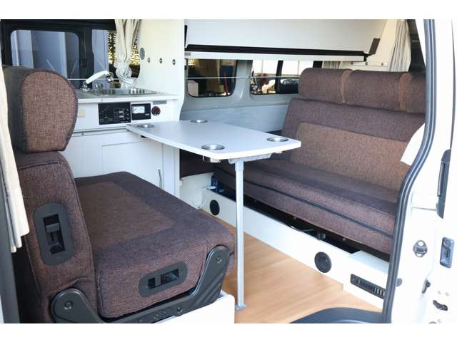 トヨタ レジアスエースバン キャンピングカーナッツＲＶラデッシュ４ＷＤ H27年 (東北) 99