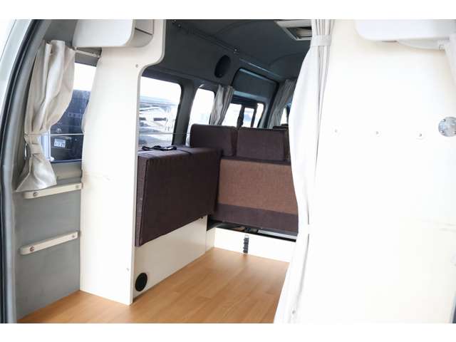 トヨタ レジアスエースバン キャンピングカーナッツＲＶラデッシュ４ＷＤ H27年 (東北) 99