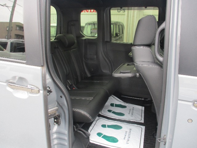 ホンダ Ｎ　ＢＯＸ カスタム ６６０ ターボ コーディネートスタイル ２トーン ４ＷＤ R5年 (関東) 99