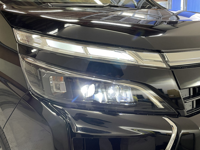 トヨタ ヴォクシー ２．０ ＺＳ 煌ＩＩＩ R2年 () 99