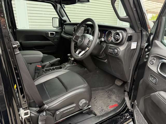 ジープ ラングラー　アンリミテッド アンリミテッド サハラ ２．０Ｌ ４ＷＤ R5年 () 99
