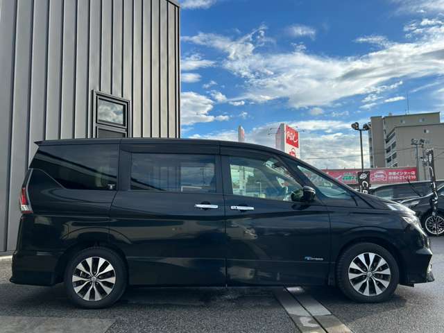日産 セレナ ２．０ ハイウェイスター Ｖセレクション H29年 (近畿) 99