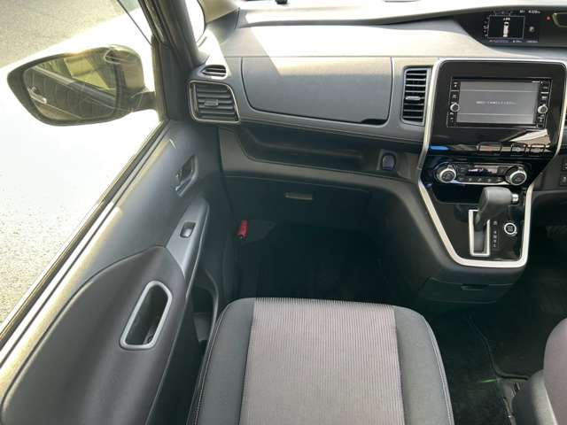 日産 セレナ ２．０ ハイウェイスター Ｖセレクション H29年 (近畿) 99