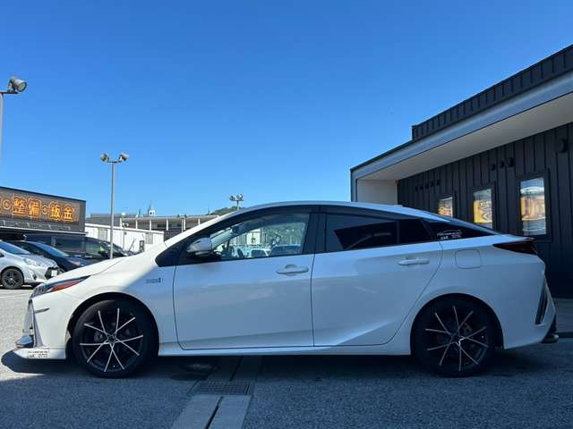 トヨタ プリウスＰＨＶ １．８ Ｓ ナビパッケージ H29年 (近畿) 99