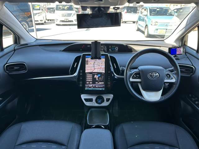 トヨタ プリウスＰＨＶ １．８ Ｓ ナビパッケージ H29年 (近畿) 99