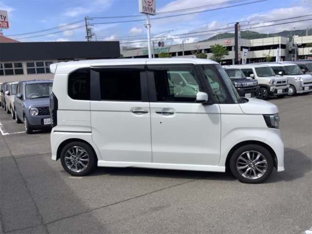 ホンダ Ｎ　ＢＯＸ カスタム ６６０ Ｌ R3年 (四国) 99
