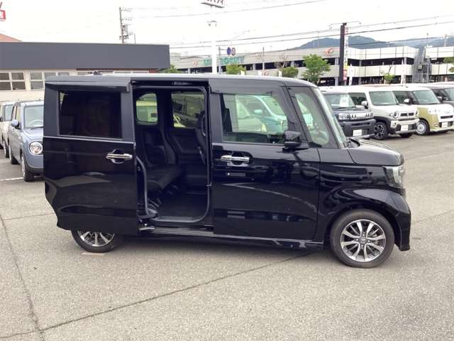 ホンダ Ｎ　ＢＯＸ カスタム ６６０ Ｌ R5年 (四国) 99