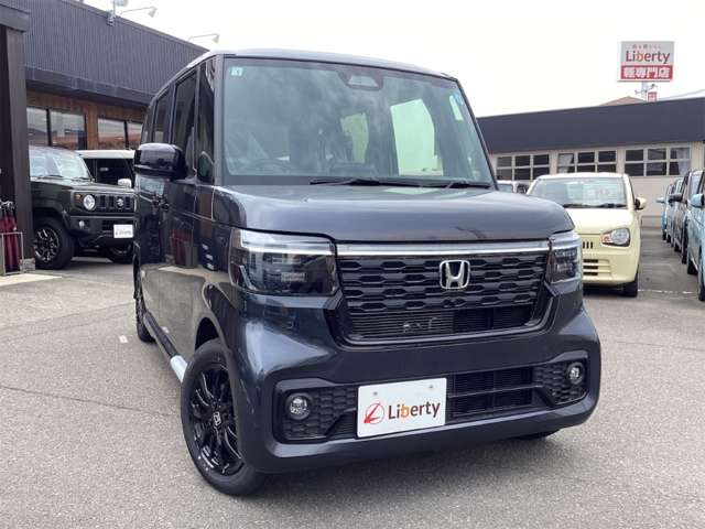 ホンダ Ｎ　ＢＯＸ カスタム ６６０ ブラック スタイル R8年 (四国) 99