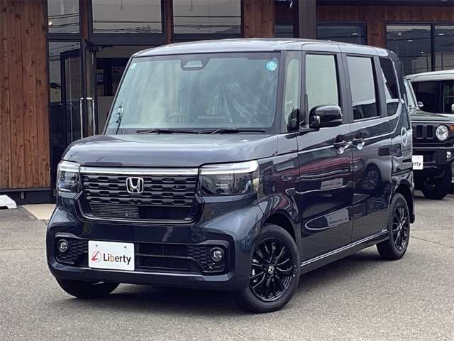 ホンダ Ｎ　ＢＯＸ カスタム ６６０ ブラック スタイル R8年 (四国) 99