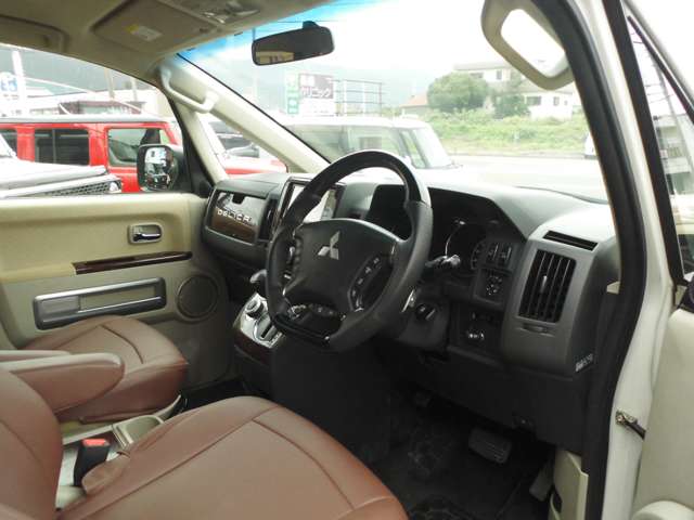 三菱 デリカ　Ｄ：５ ２．４ シャモニー ４ＷＤ H23年 (四国) 99
