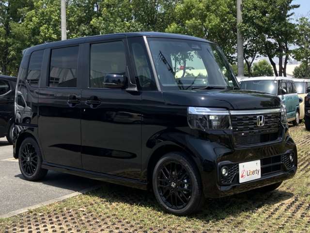 ホンダ Ｎ　ＢＯＸ カスタム ６６０ ターボ ブラック スタイル R8年 (近畿) 99