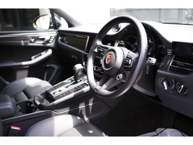 ポルシェ マカン ＧＴＳ ＰＤＫ ４ＷＤ R4年 (近畿) 99