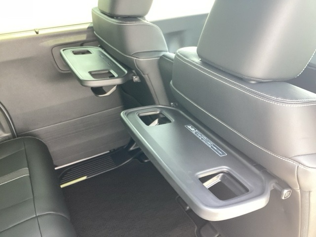 ホンダ Ｎ　ＢＯＸ カスタム ６６０ コーディネートスタイル ２トーン R7年 (近畿) 99