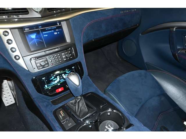 マセラティ グラントゥーリズモ スポーツ　ＭＣオートシフト H25年 () 99
