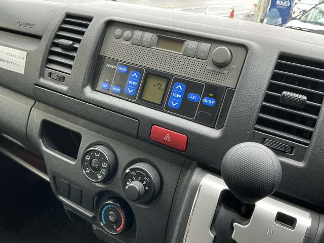 トヨタ ハイエースバン ２．０ 中温冷凍バン ロング H27年 (関東) 99
