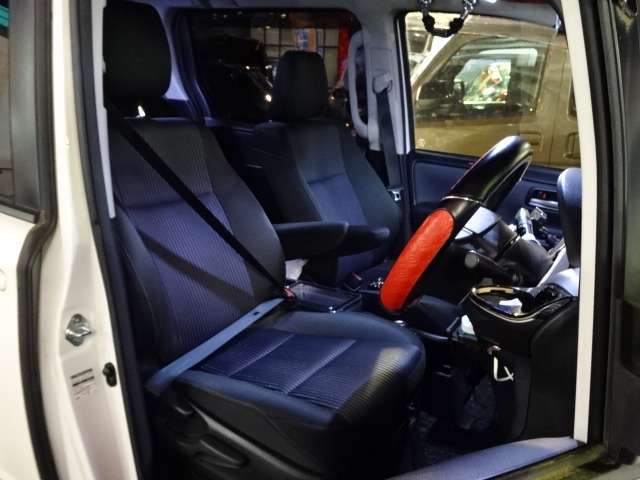 トヨタ ノア ２．０ ＳＩ H28年 (関東) 99
