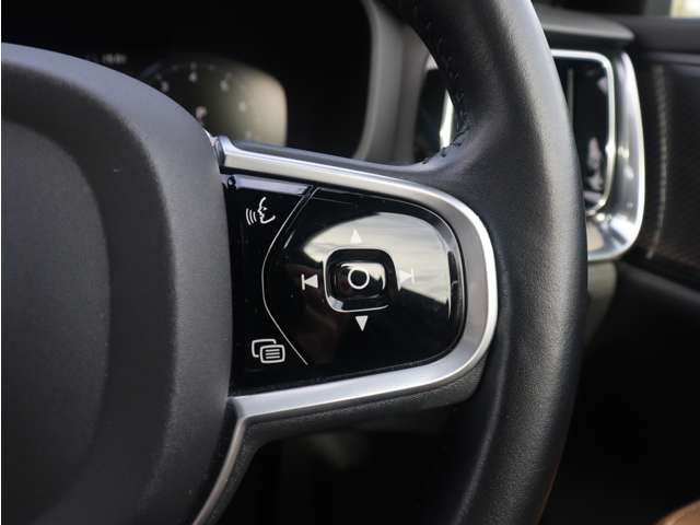 ボルボ Ｖ６０クロスカントリー Ｔ５ ＡＷＤ プロ ４ＷＤ R1年 (東海) 99