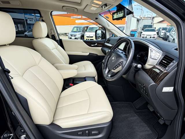 日産 エルグランド ３．５ ＶＩＰ パワーシートパッケージ ４ＷＤ R2年 (東海) 99