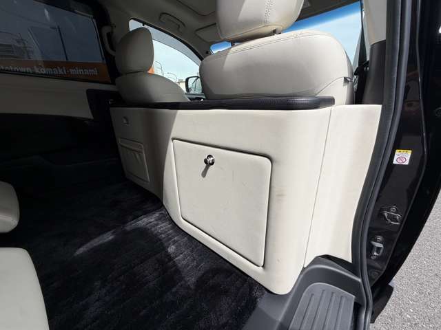 日産 エルグランド ３．５ ＶＩＰ パワーシートパッケージ ４ＷＤ R2年 (東海) 99