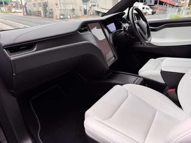 テスラ モデルＸ ＲＡＶＥＮ最終 パフォーマンス ＡＷＤ R2年 (東海) 99