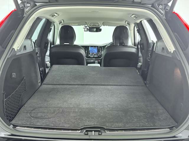ボルボ ＸＣ６０ リチャージ プラス Ｔ６ ＡＷＤ プラグイン ハイブリッド ４ＷＤ R4年 (関東) 99