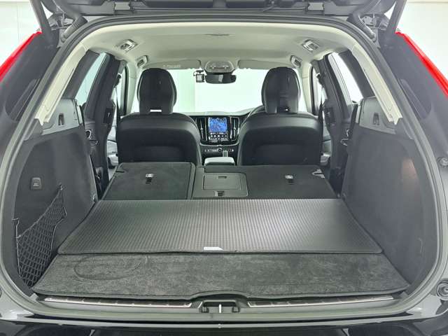 ボルボ ＸＣ６０ リチャージ プラス Ｔ６ ＡＷＤ プラグイン ハイブリッド ４ＷＤ R4年 (関東) 99