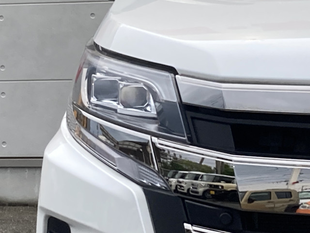 トヨタ ノア ２．０ ＳＩ ＷＸＢＩＩ R2年 () 99