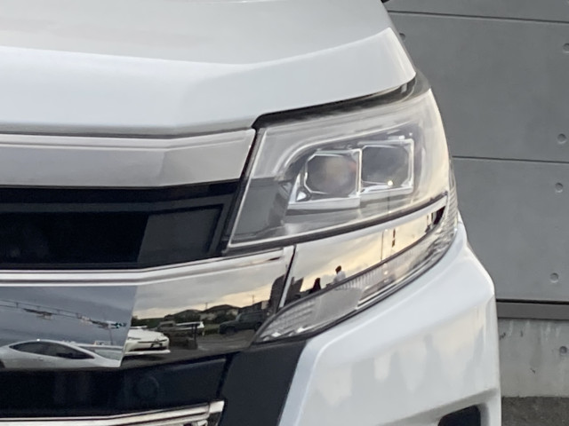 トヨタ ノア ２．０ ＳＩ ＷＸＢＩＩ R2年 () 99