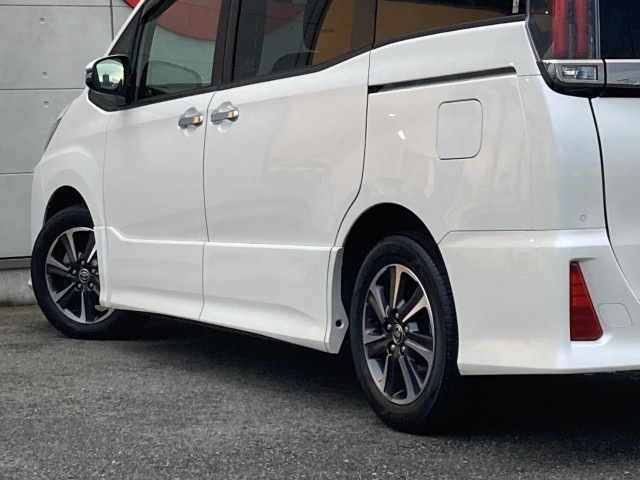 トヨタ ノア ２．０ ＳＩ ＷＸＢＩＩ R2年 () 99