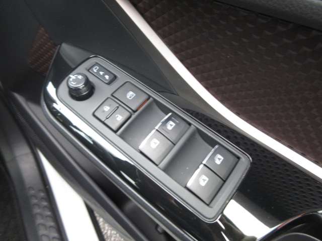 トヨタ Ｃ−ＨＲ ハイブリッド １．８ Ｇ H29年 () 99