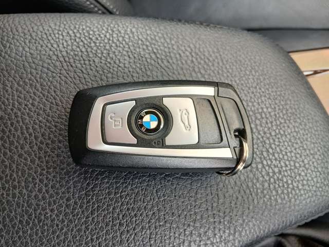 ＢＭＷ ３シリーズ ３２０ｄ　ラグジュアリー H29年 () 99